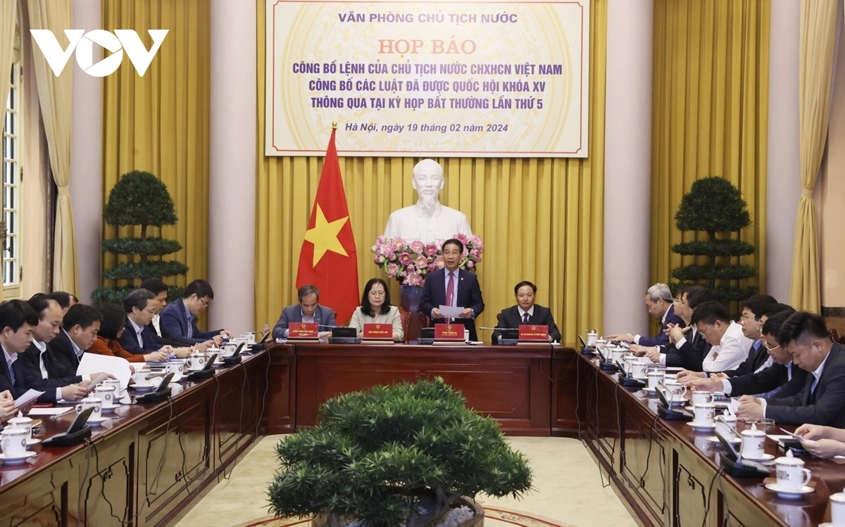 Vietnam promulgates new Land Law, Credit Institutions Law